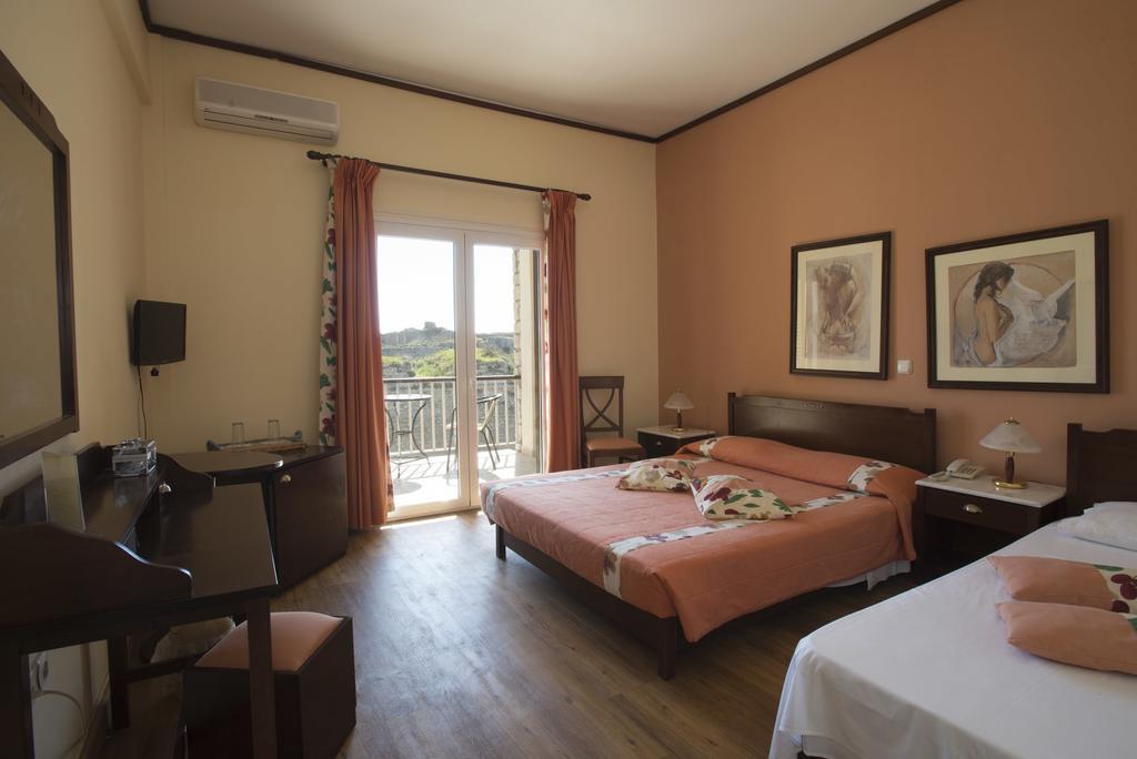 Methoni Beach Hotel 3*